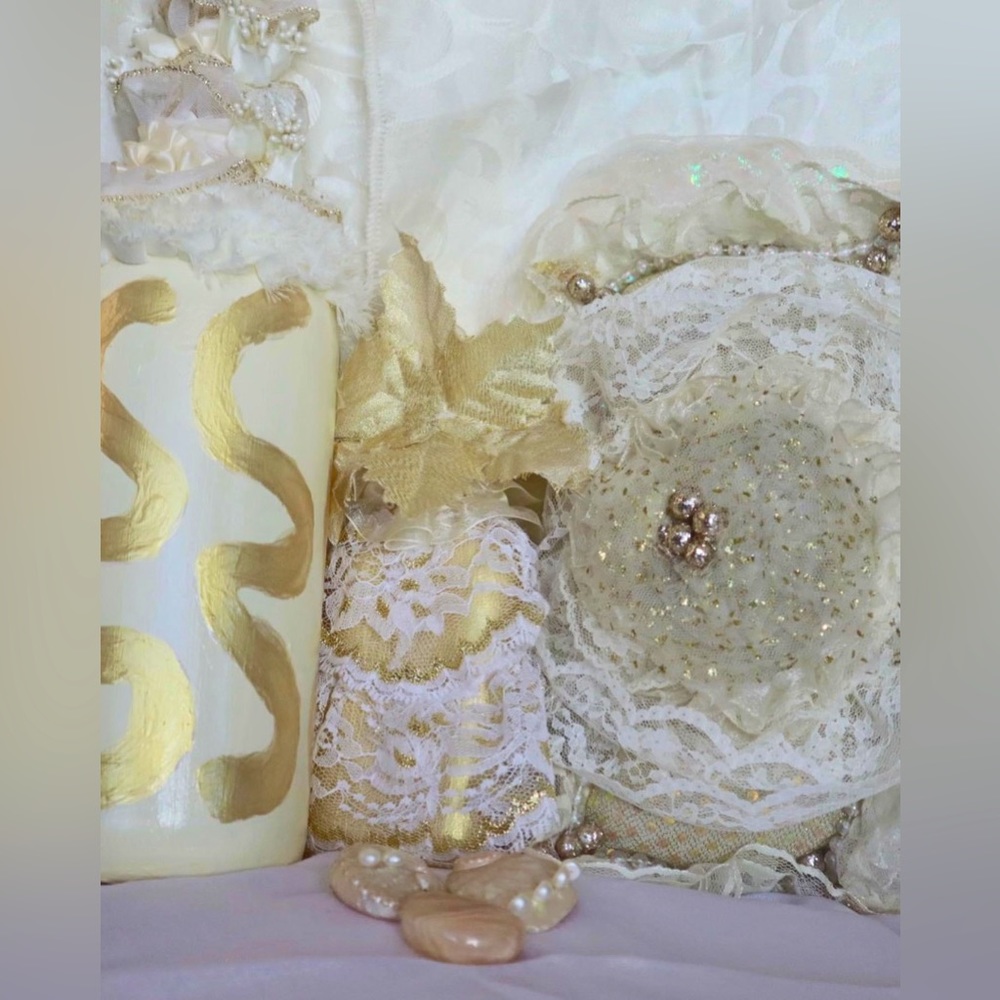 Hand Crafted Glass Bottles Eternal Glory Pillow Set Vanilla - Picture 9 of 11